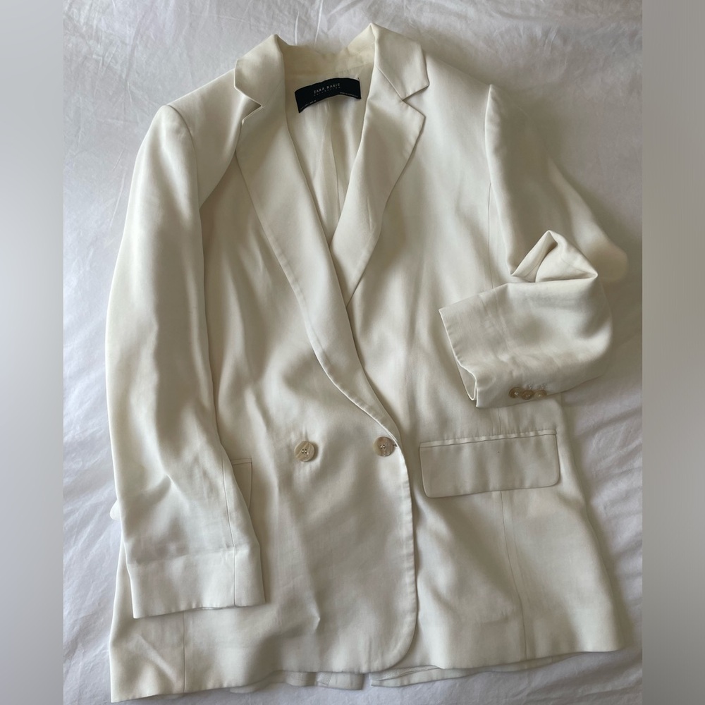 Zara Off-white Oversized Blazer with Pearlescent buttons  • Size L